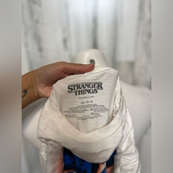 Stranger things Tshirt - Picture 3 of 5